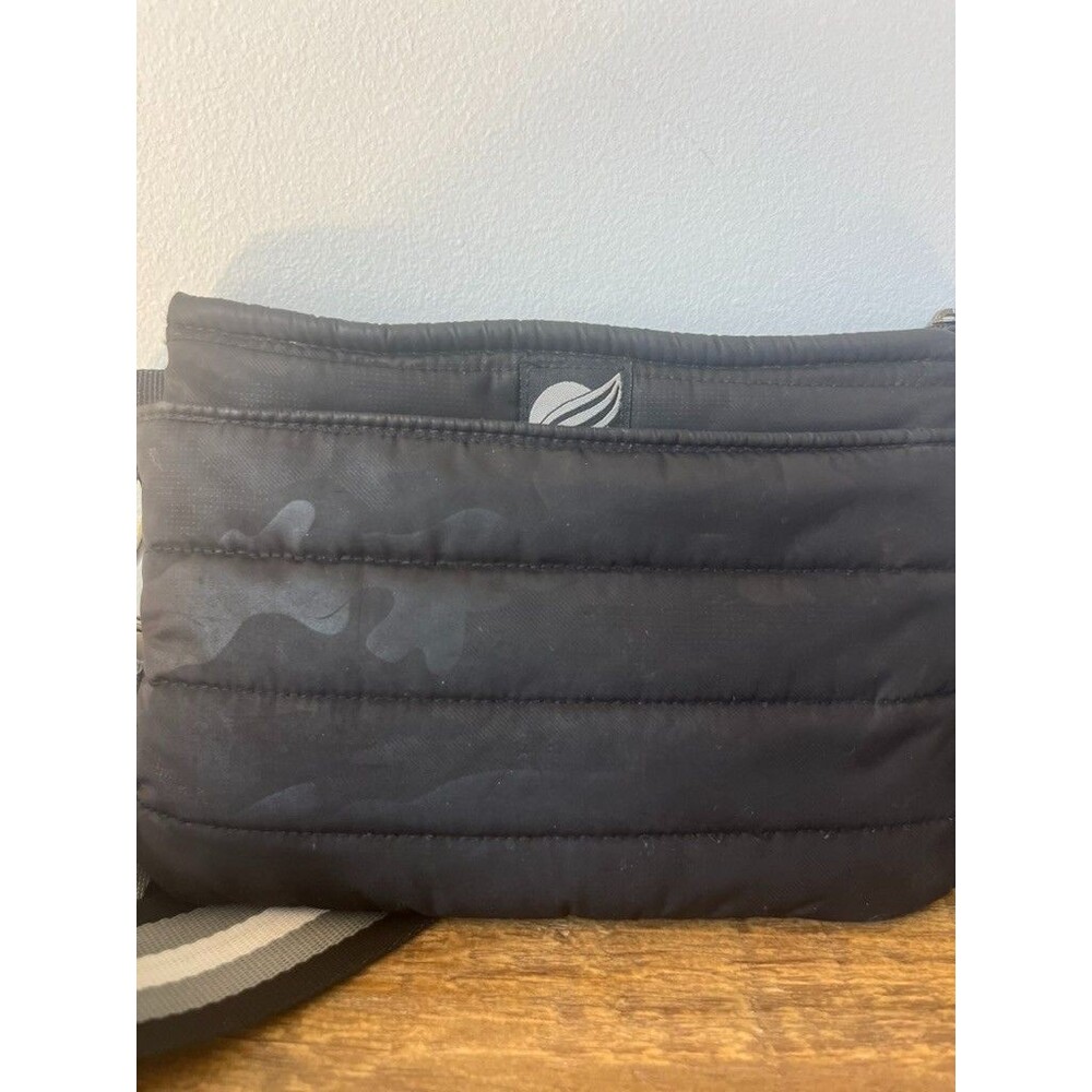 Think Rolyn Quilted Puffer Bum Crossbody Camo Black Bag Travel Purse W Shoulder - Picture 5 of 6